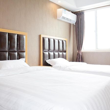 100 Inn Plus Pudong Airport Hotel Shanghai Exterior foto